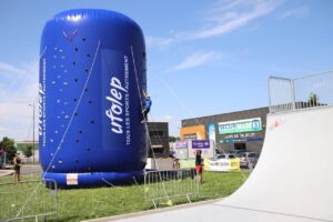 Structures sportives gonflables : mur d'escalade gonflable Ufolep