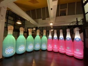 PLV Bouteilles gonflables - Champagne Jeeper