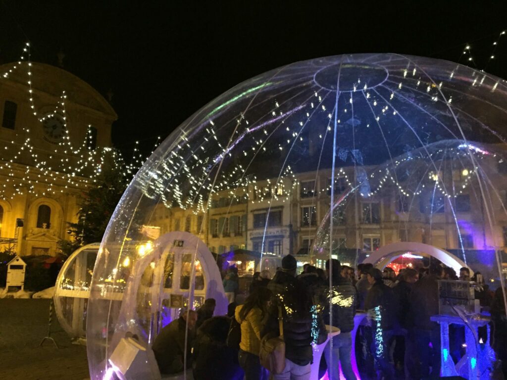 Bulle transparente salon et événement AIRSYSTEMS AIRCRYSTAL Yverdon les Bains Bulles gonflables Marche de Noel 8 10m 1 scaled 9 bulle événement