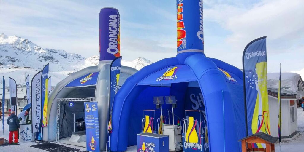 stand gonflable orangina