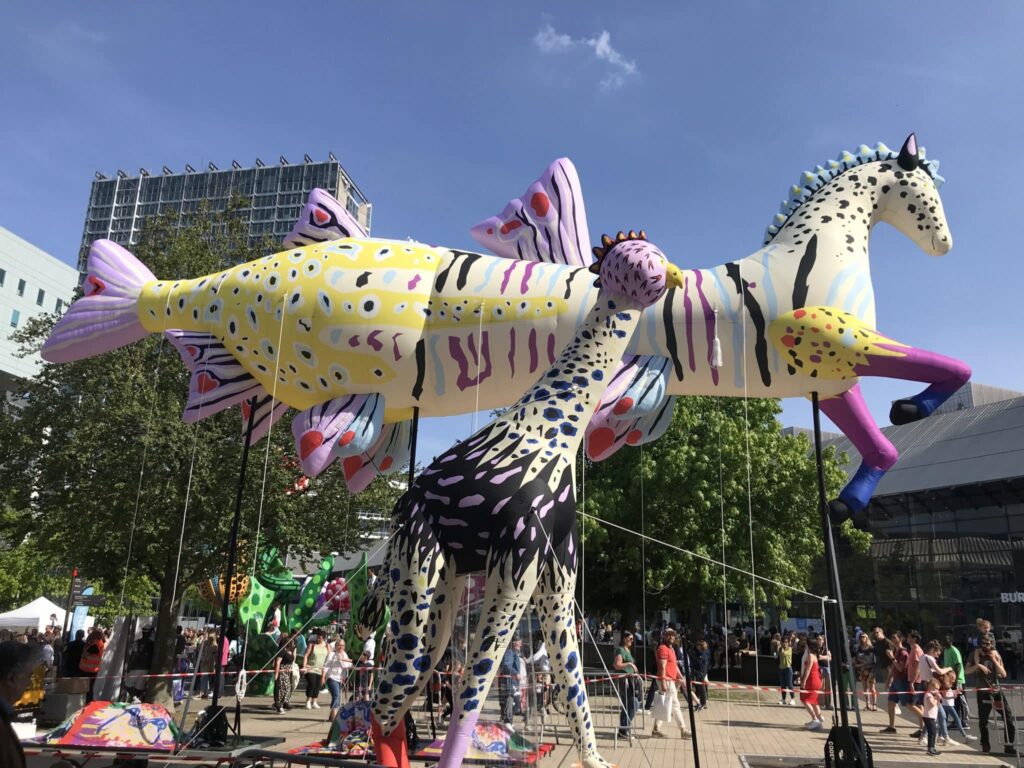 Cheval gonflable Lille 3000