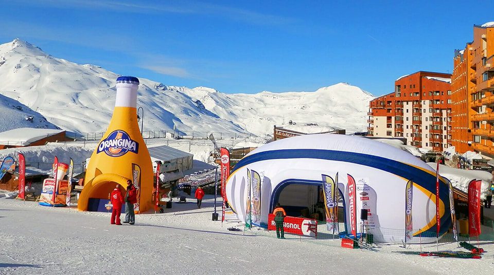 stand gonflable publicitaire bouteille gonflable airsystems airstyle orangina 5 2 1