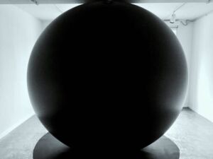 sphere gonflable noire Raymond delepierre swalling heart