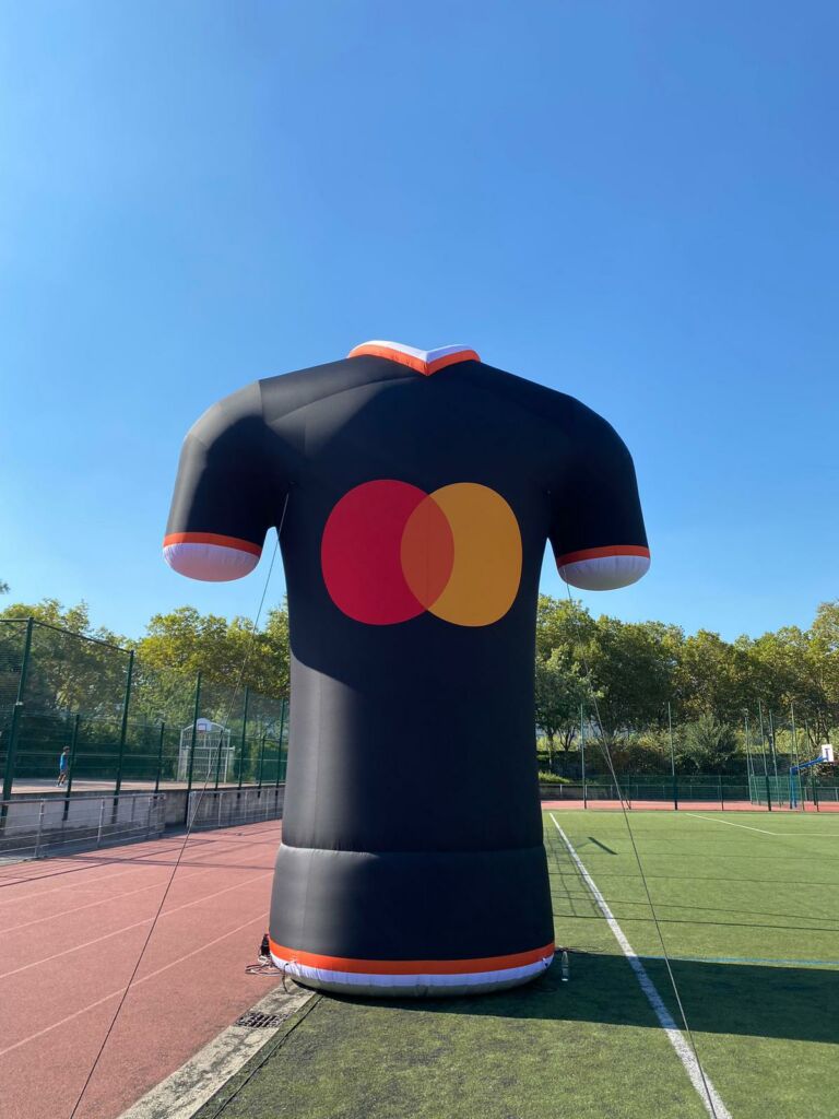maillot-gonflable-mastercard-2