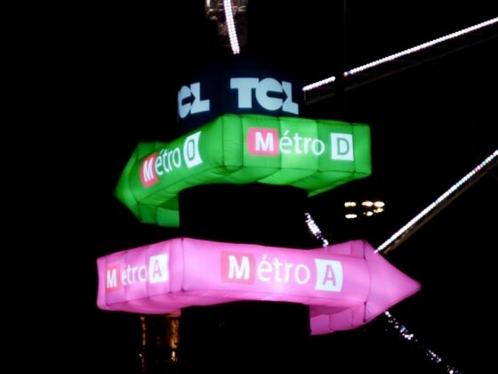 totem gonflable keolis TCL fete lumière