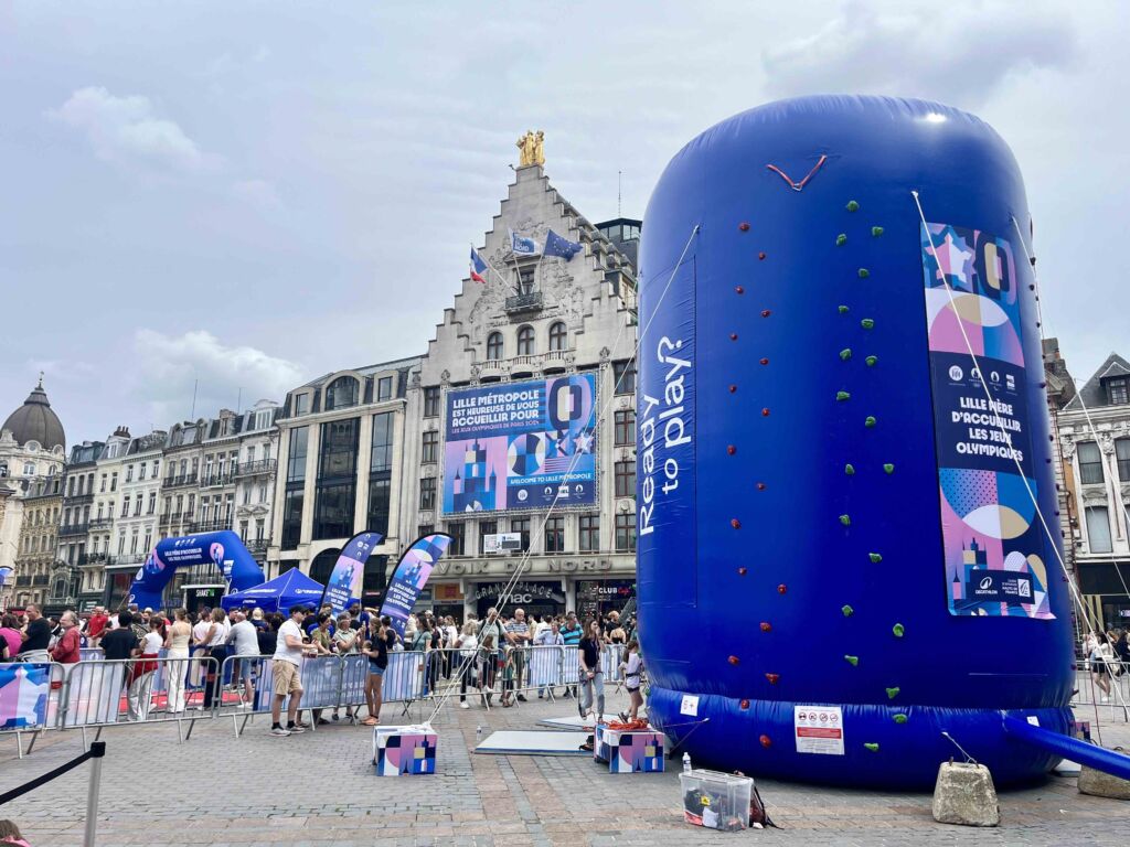 mur d'escalade gonflable decathlon lille