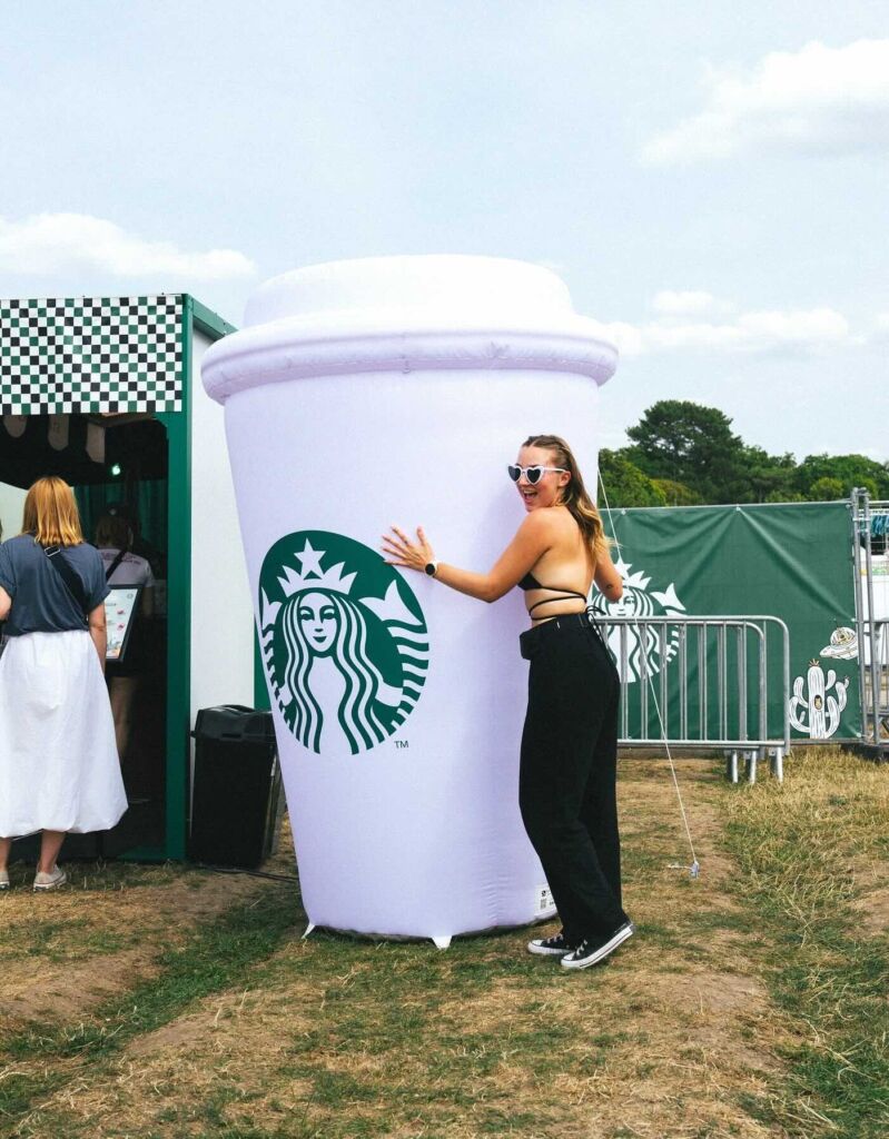gobelet gonflable starbucks