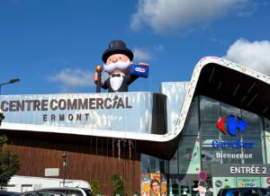 mascotte gonflable monopoly carrefour