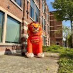 lion gonflable merveilles du monde