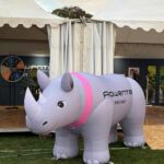 rhinoceros gonflable rowenta field and people